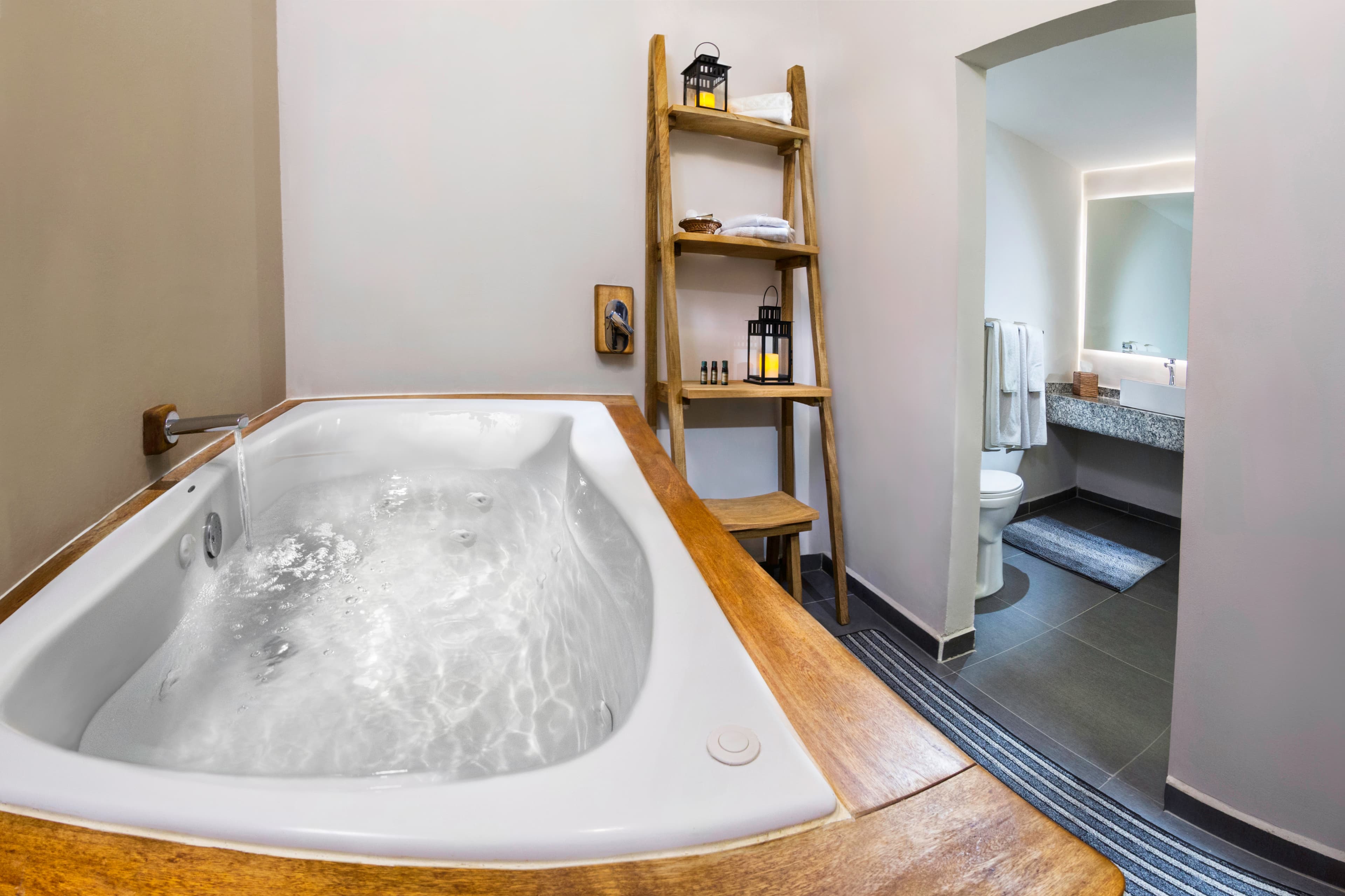 Master con jacuzzi - Imagen 2